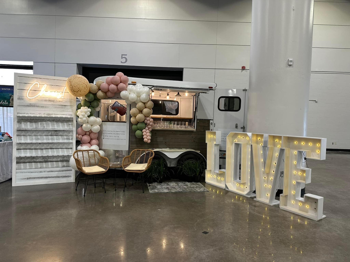 Marquee Light Up Letter - L (Rental)